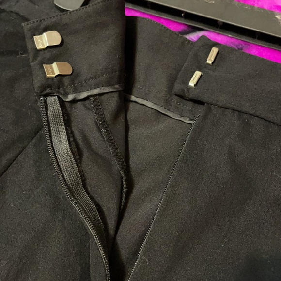 Black button detailed skirt - Picture 5 of 5